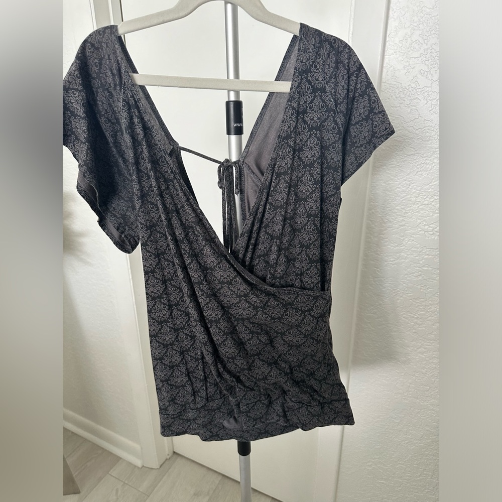 Jimmy’z Gray Open Back Top Size XS